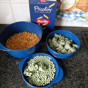 Penne met spek, spinazie, erwten en kaassaus 2