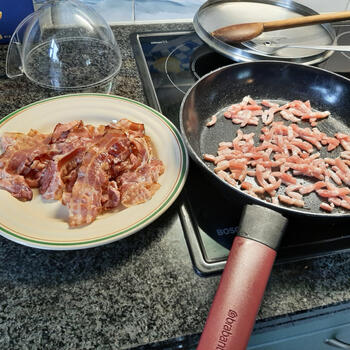 Penne met spek, spinazie, erwten en kaassaus 5