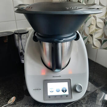 Pok� bowl met scampi en spitskool 5