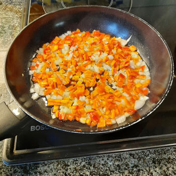 Rode poon met kokoscurry en noedels 3