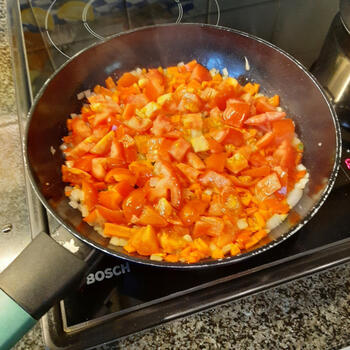 Rode poon met kokoscurry en noedels 4