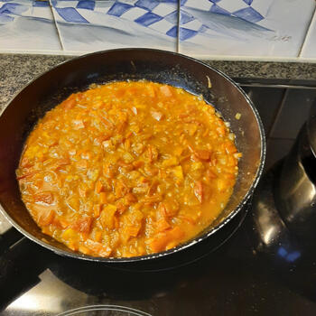 Rode poon met kokoscurry en noedels 5