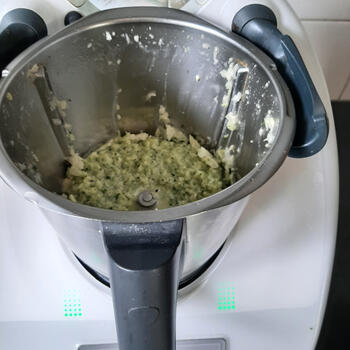 Thermomixrecept: courgettesoep met peterselie en Parmezaanse kaas 2
