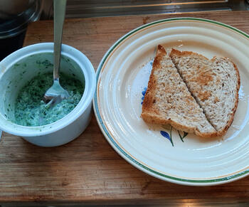 Toast met roerei en spinazie 6