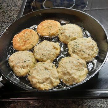 Vegetarische knolselderkoekjes met frietjes 3